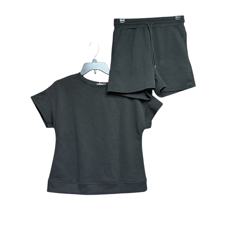 Hello Belle Black Textured short Set size small NWOT